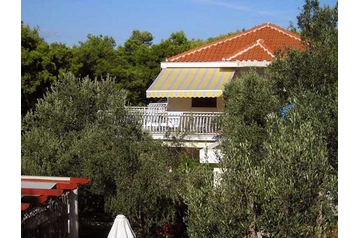 Kroatija Privát Okrug Donji, Eksterjeras